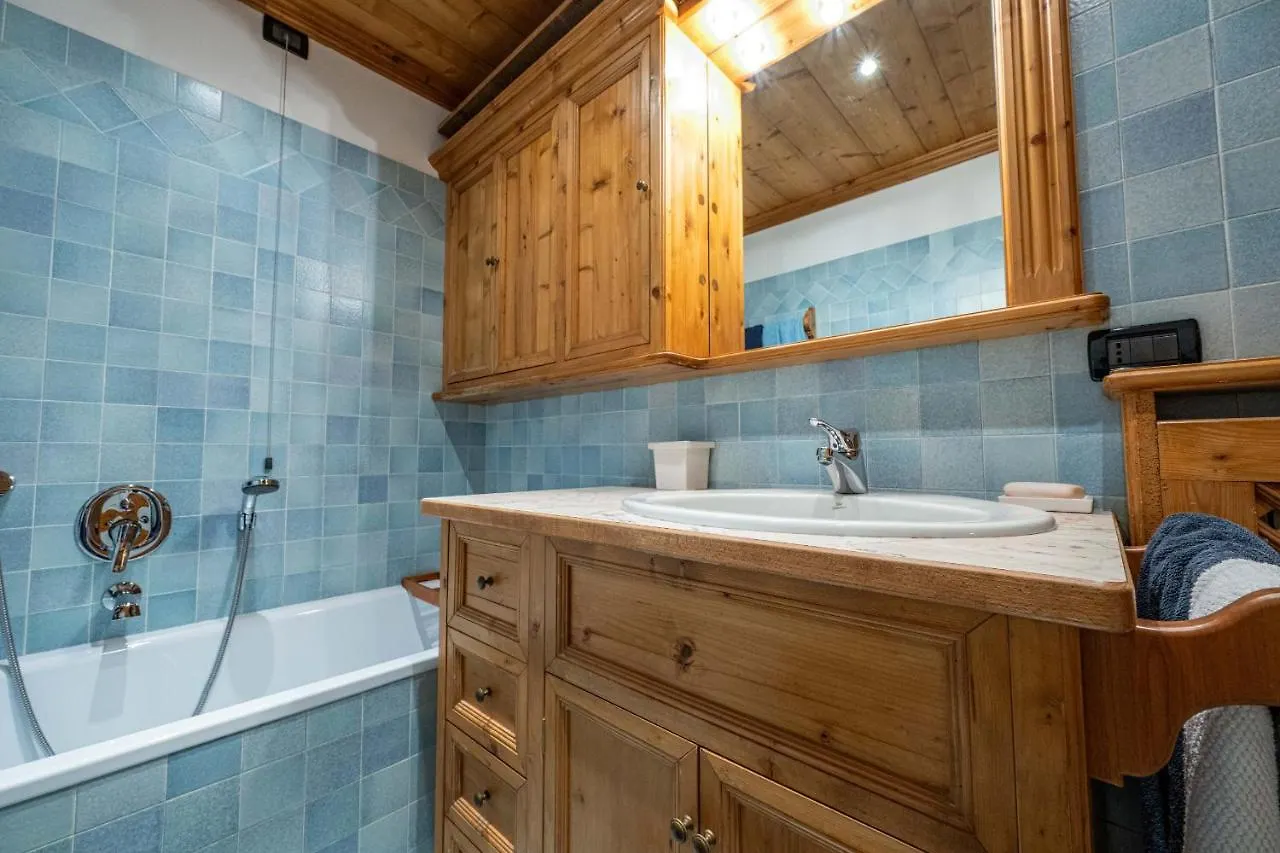 Casa Lacedel 1, On Ski Slopes Cortina dʼAmpezzo