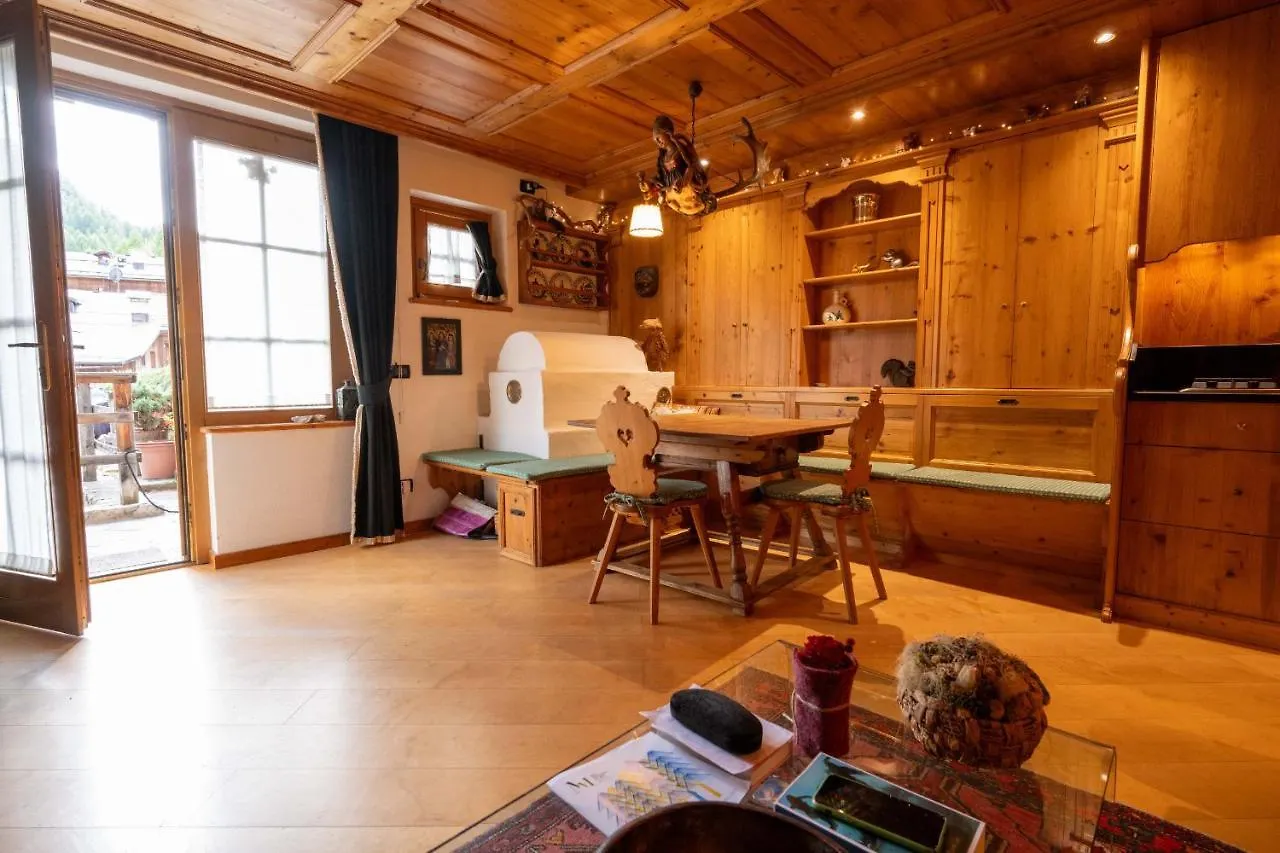 Casa Lacedel 1, On Ski Slopes Cortina dʼAmpezzo
